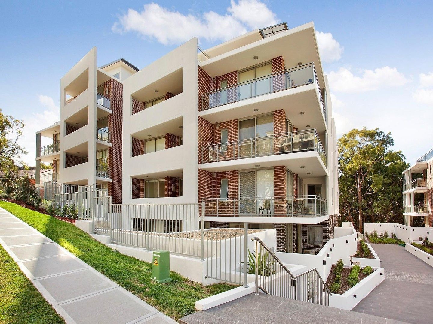 3 bedrooms Apartment / Unit / Flat in 10/2-8 Belair Close HORNSBY NSW, 2077