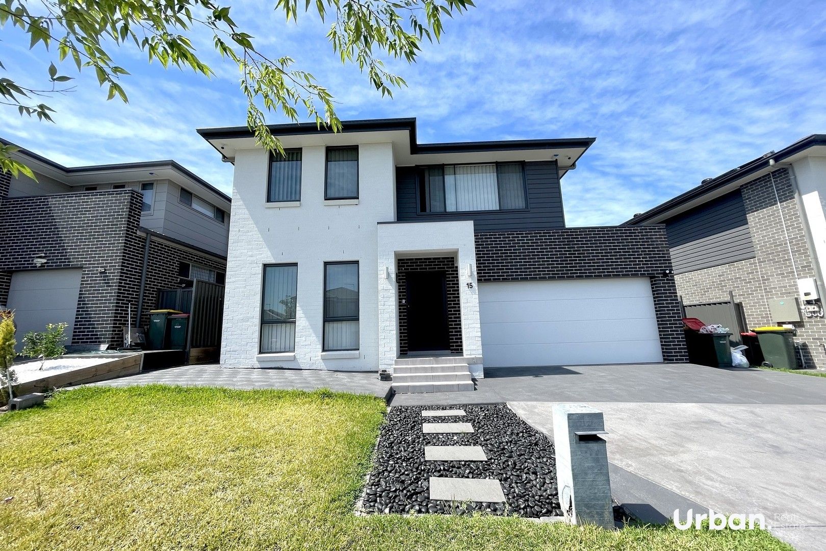 5 bedrooms House in 15 McDermott Street DENHAM COURT NSW, 2565