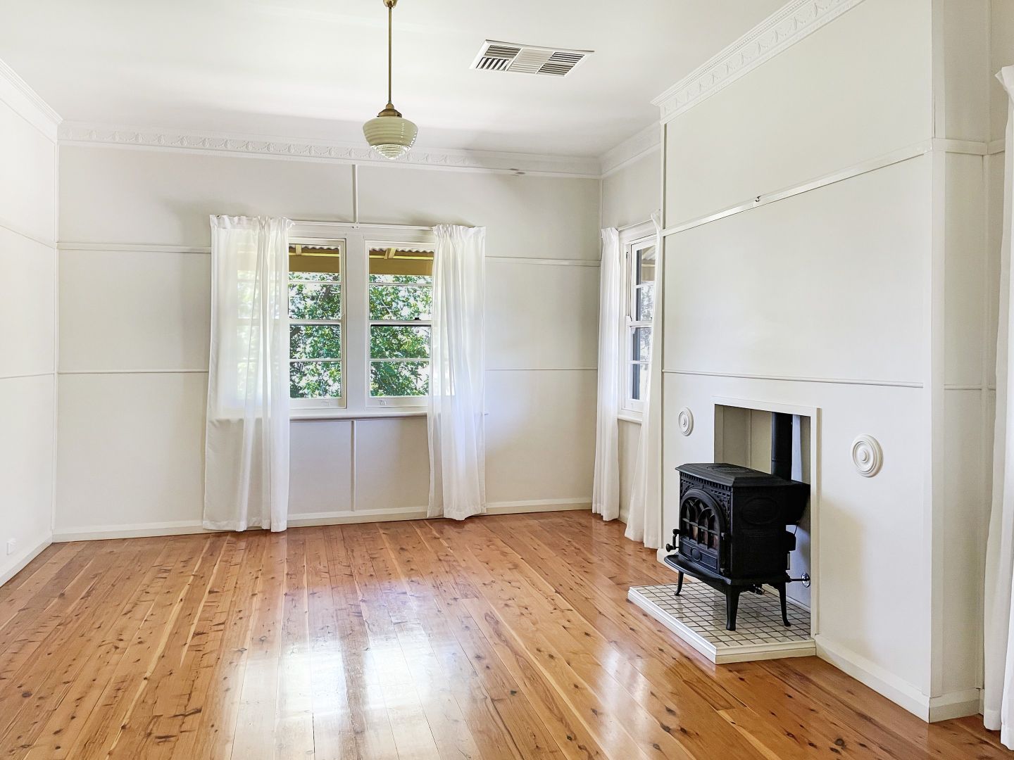 49R Caledonia Road, Eumungerie NSW 2822 House For Rent 750 Domain