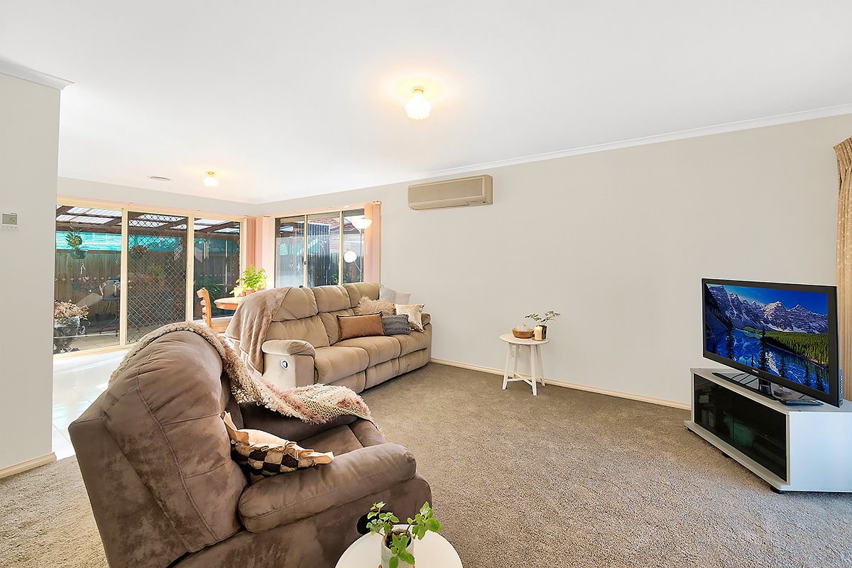 9/15-17 Lyall Street, Cranbourne VIC 3977, Image 2