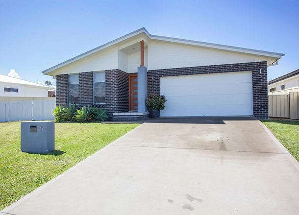 17 Shantull Drive, Wallabi Point NSW 2430