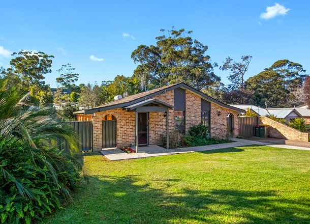 8 Woodglen Crescent, Mollymook Beach NSW 2539