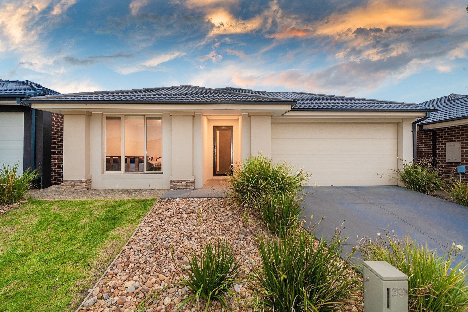 4 bedrooms House in 39 Moroak Crescent CLYDE NORTH VIC, 3978