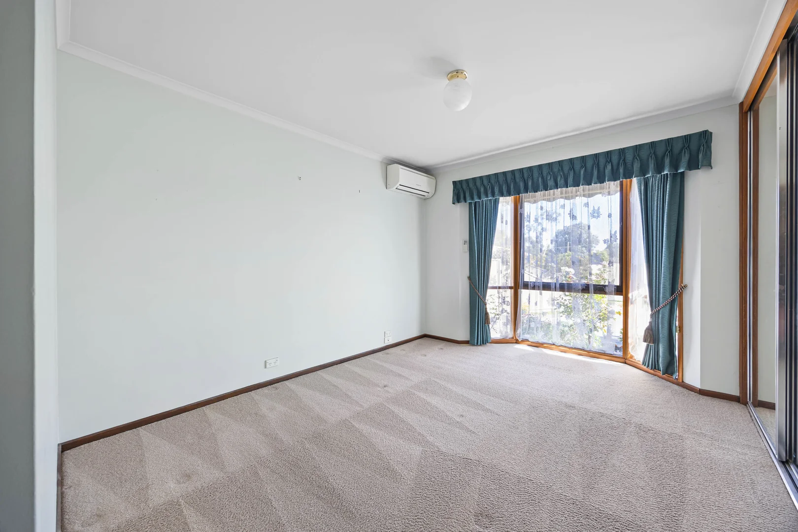 Additional image 6 of 4 Cook Close, Sebastopol VIC 3356