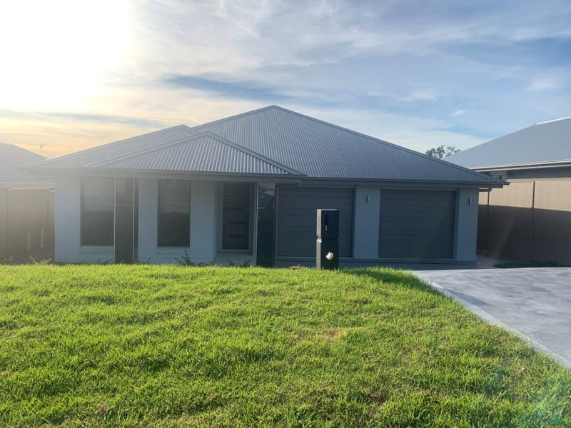 4 bedrooms House in 1/19 Brooker Drive NORTH ROTHBURY NSW, 2335