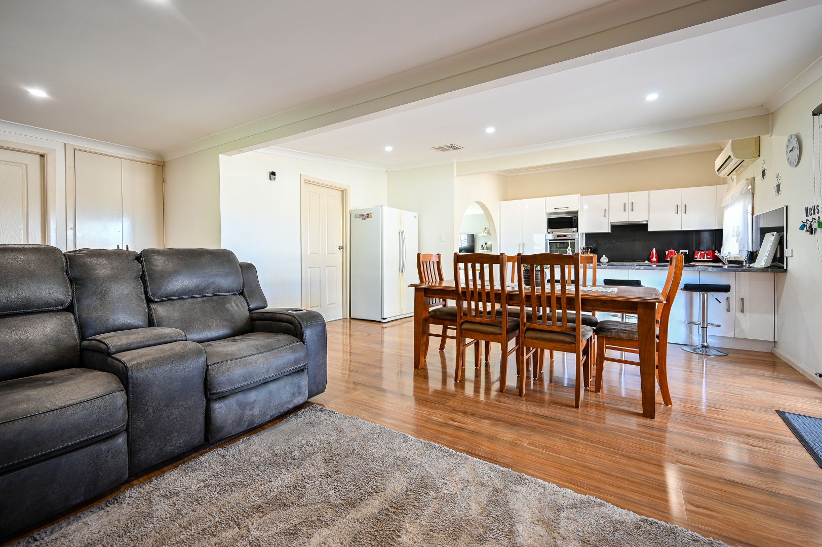 26-28 Washington Drive, Leeton NSW 2705, Image 2