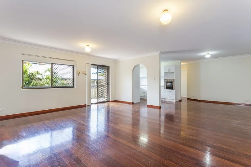 3/42 Sir Fred Schonell Drive, St Lucia QLD 4067