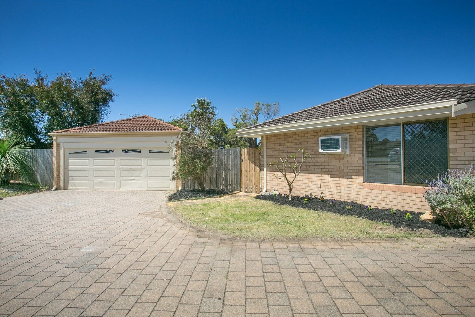 1 bedrooms House in 4/50-52 Leach Highway WILSON WA, 6107