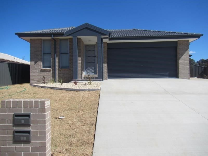 4 bedrooms House in 9 Wagtail Close TAMWORTH NSW, 2340