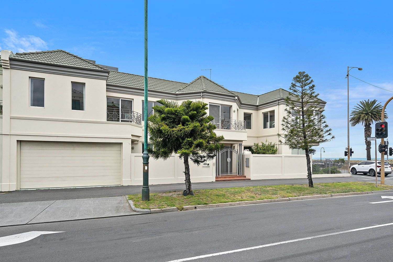 30 Beaconsfield Parade, Albert Park Property History & Address