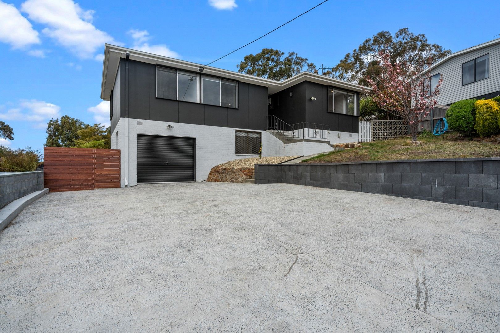 3 bedrooms House in 8 Euroka Street MORNINGTON TAS, 7018