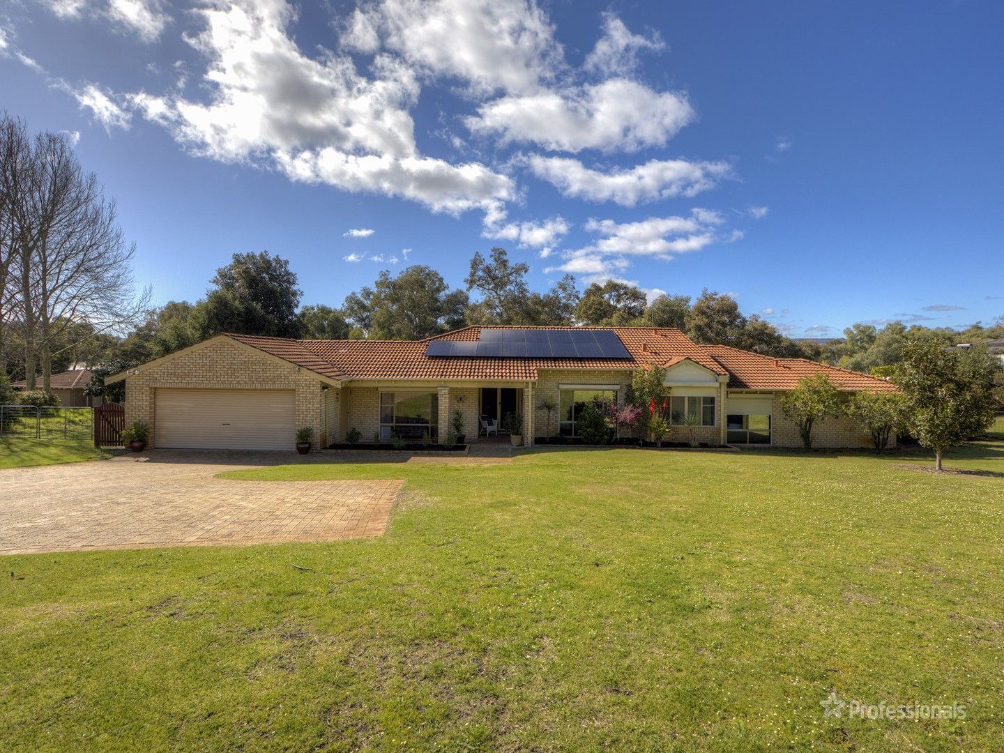 4 bedrooms House in 9 Pinot Terrace THE VINES WA, 6069