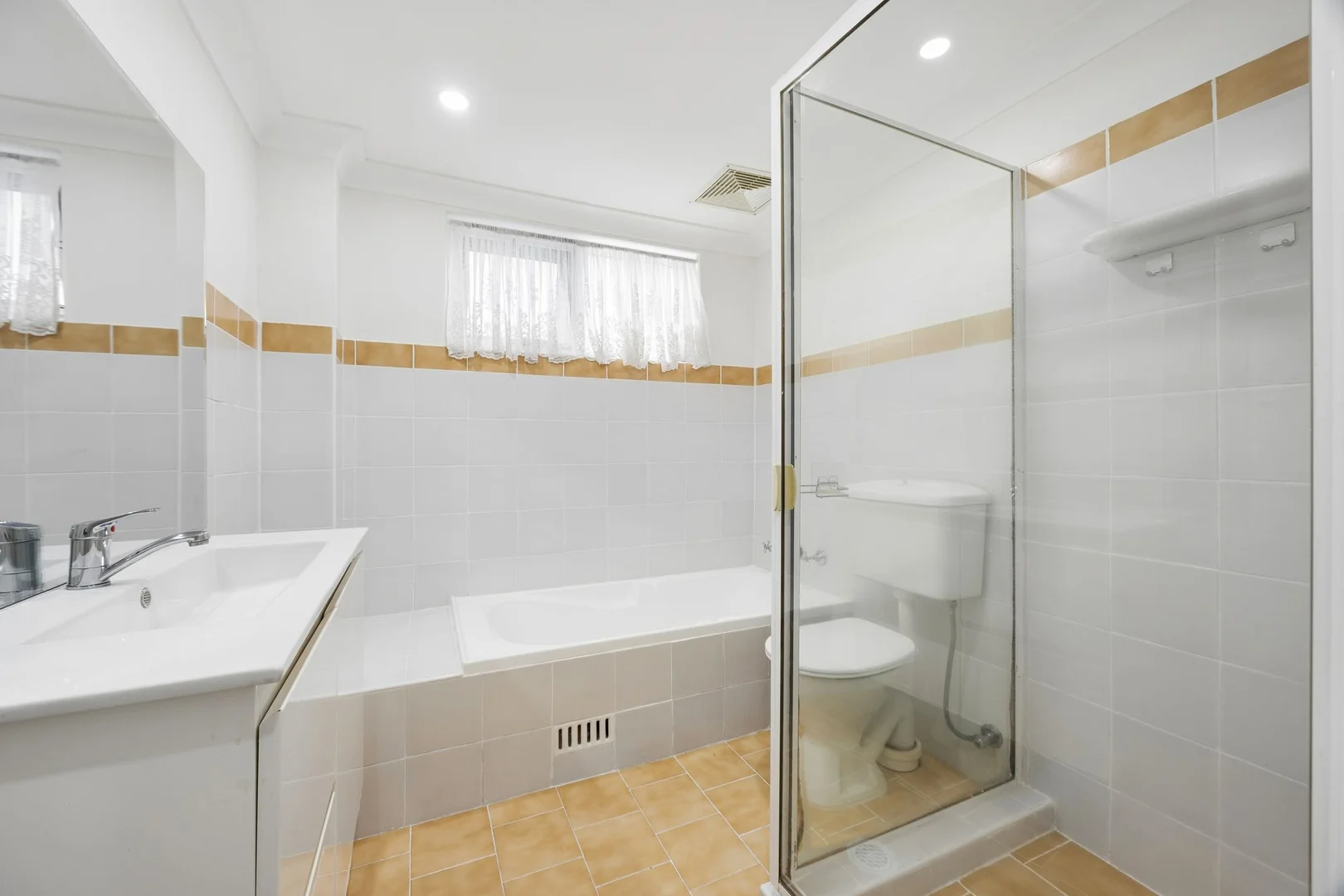 Additional image 7 of 13/12-16 Toongabbie Road, Toongabbie NSW 2146