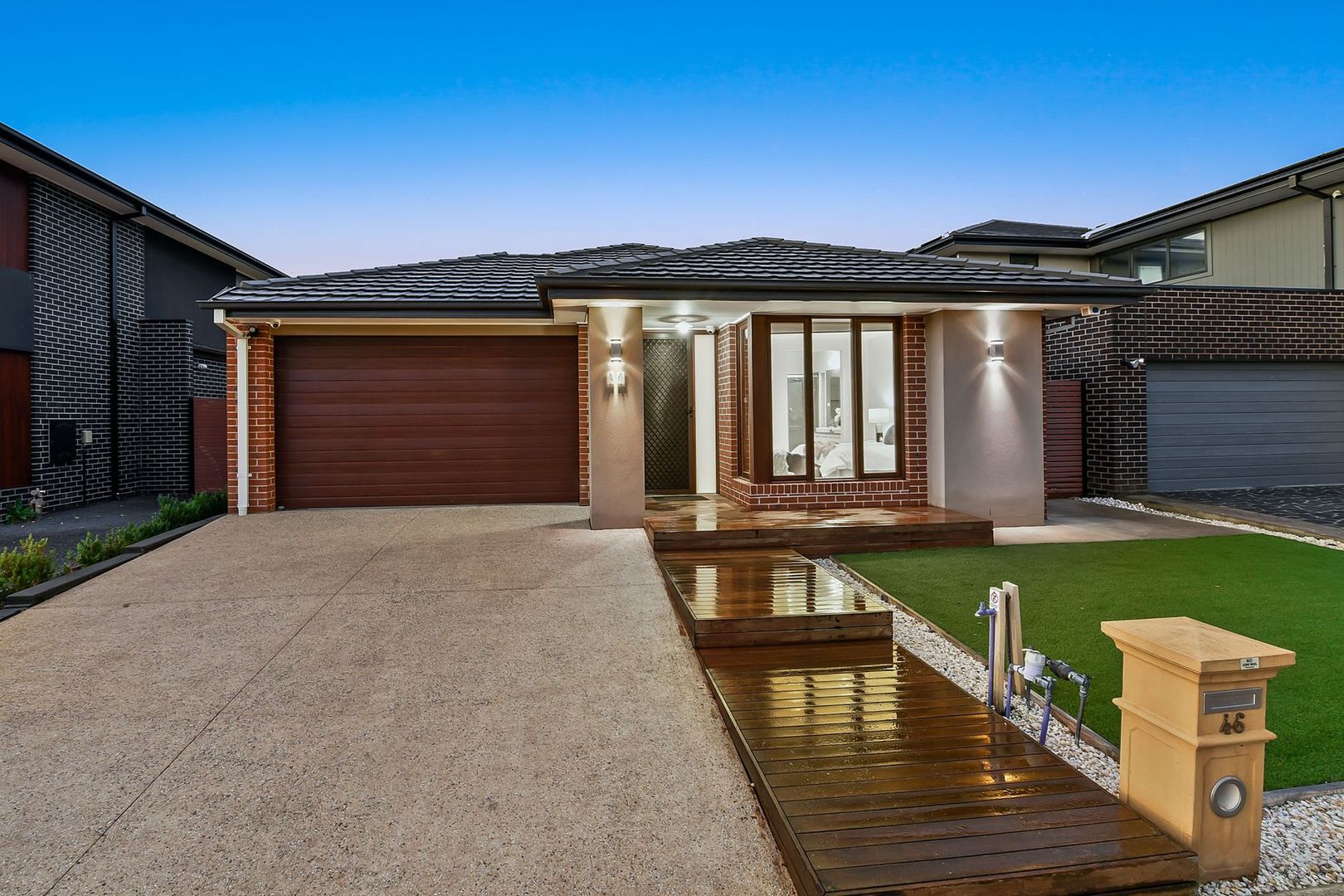 4 bedrooms House in 46 Burnham Crescent KEYSBOROUGH VIC, 3173