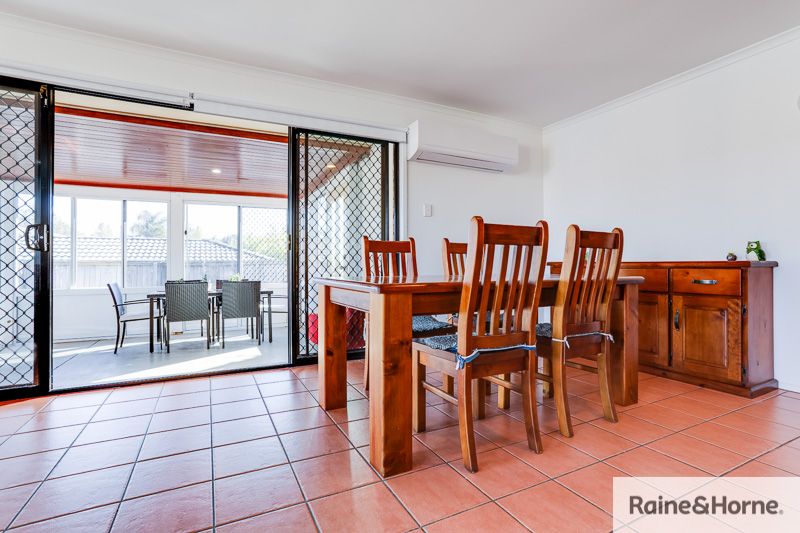 23 Oakview St, Parkinson QLD 4115, Image 2