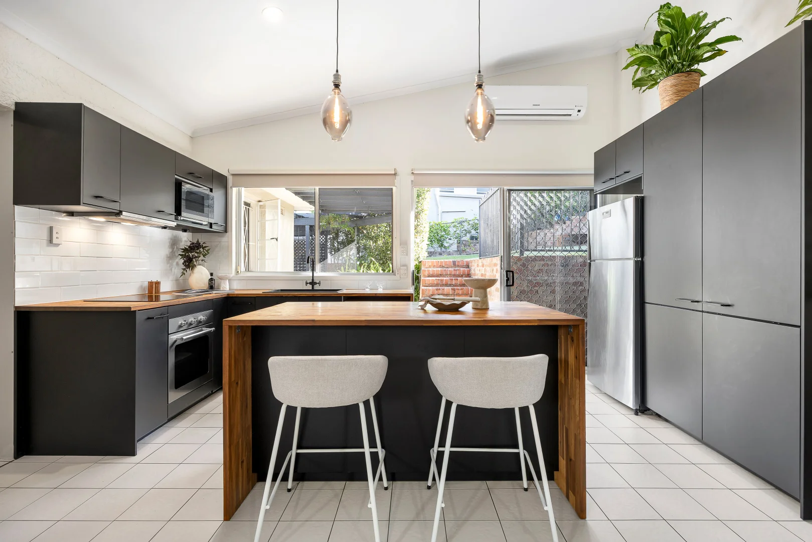 Additional image 7 of 37 The Esplanade, St Lucia QLD 4067