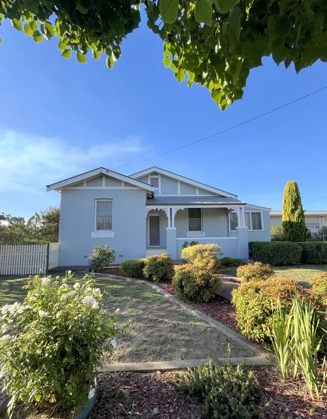 Primary image of 8 Courallie Street, Cowra NSW 2794