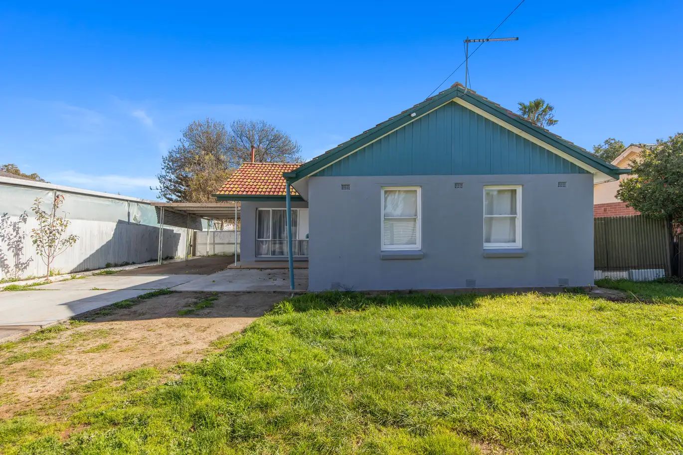 3 bedrooms House in 41 St Leonard Crescent ELIZABETH DOWNS SA, 5113