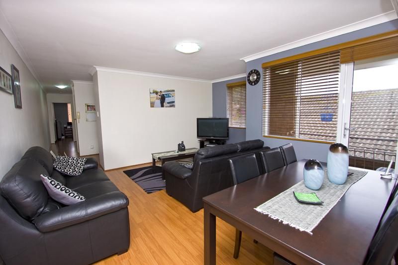 5/10 Dunkirk Avenue, Kingsgrove NSW 2208, Image 2