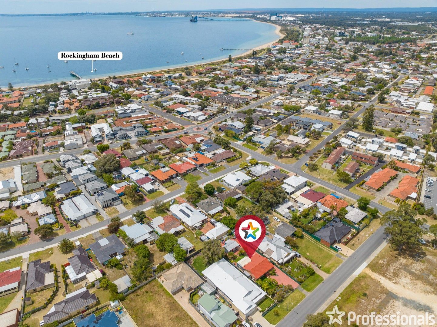 3 bedrooms House in 62 Lake Street ROCKINGHAM WA, 6168