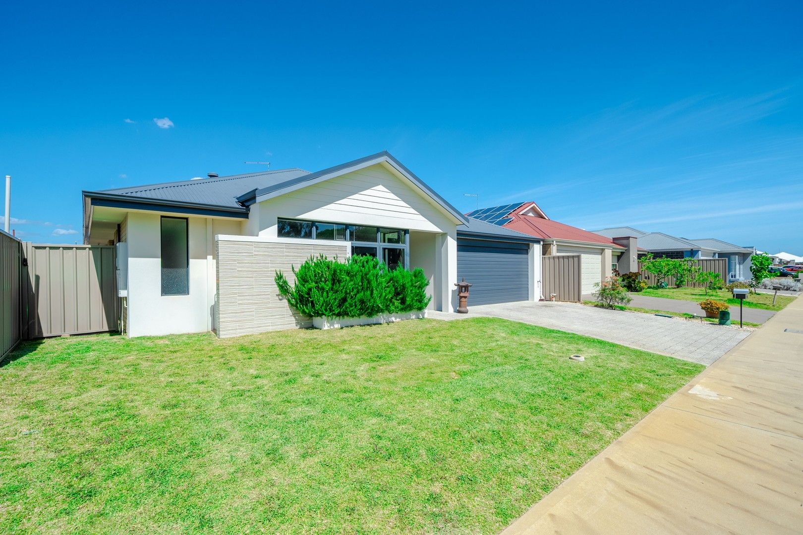 4 bedrooms House in 42 Brandeis Grove KARNUP WA, 6176