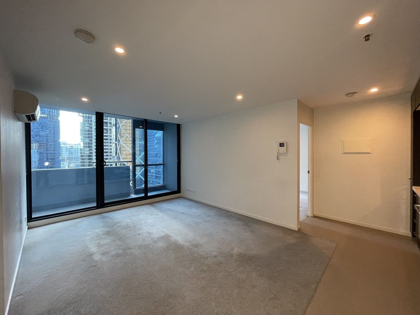 2 bedrooms Apartment / Unit / Flat in 1605/8 Sutherland Street MELBOURNE VIC, 3000