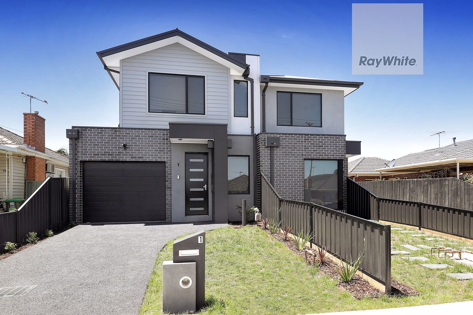 3 bedrooms Townhouse in 1/52 Gordon Street TULLAMARINE VIC, 3043