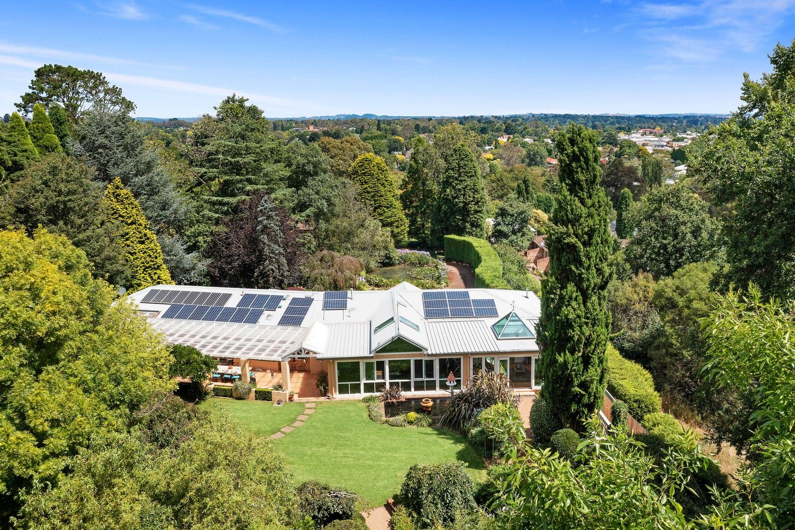 26 Oxley Drive, Bowral NSW 2576, Image 2