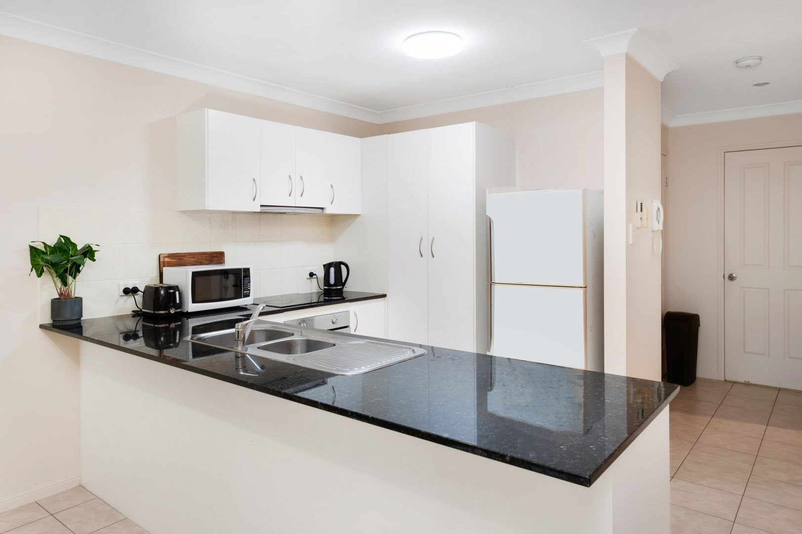 17/1-3 Carnarvon Court, Oxenford QLD 4210, Image 2