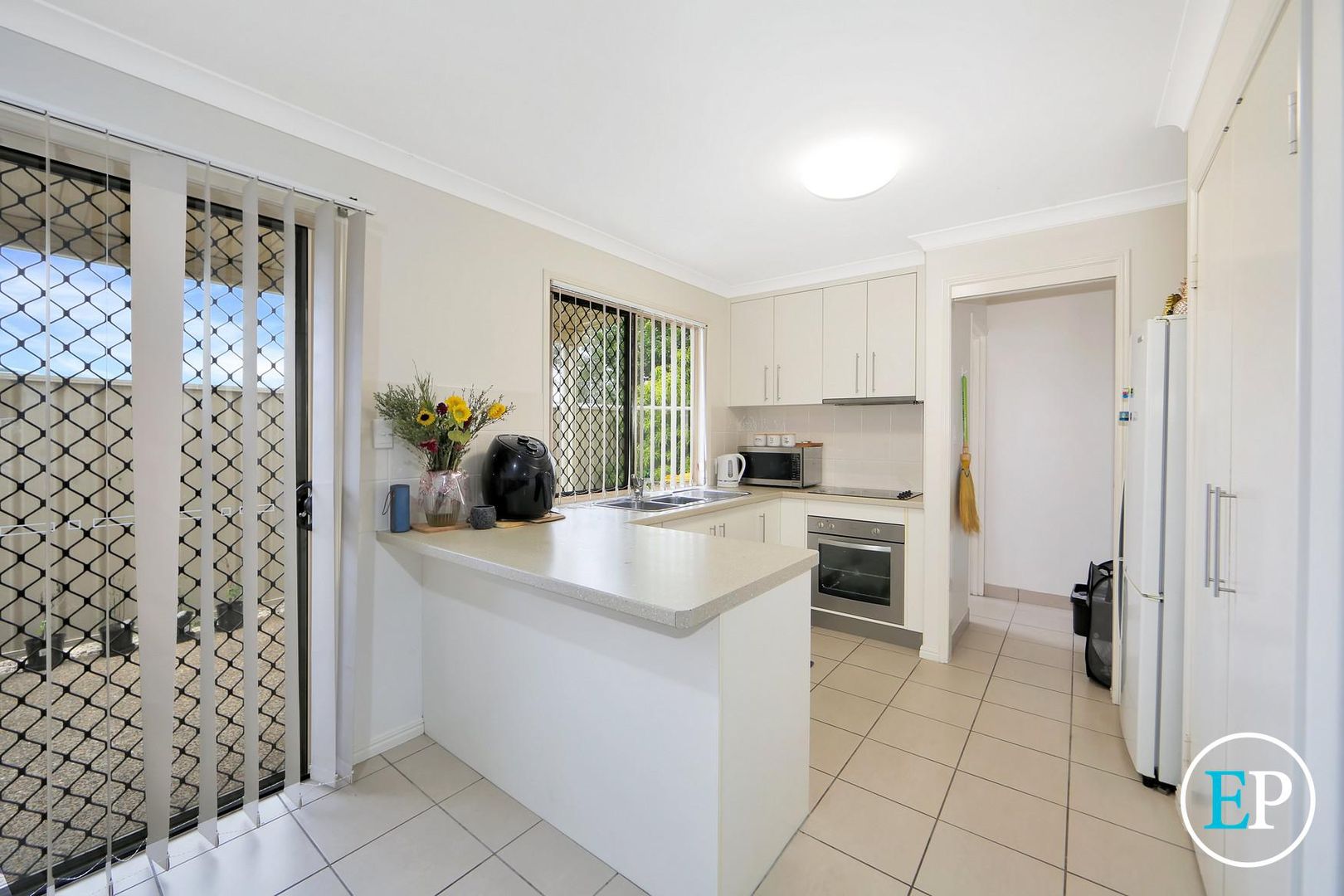 183 Barolin Street, Avenell Heights QLD 4670, Image 2