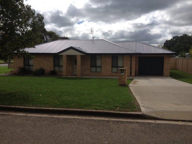 43 Jugiong Street, Boorowa NSW 2586