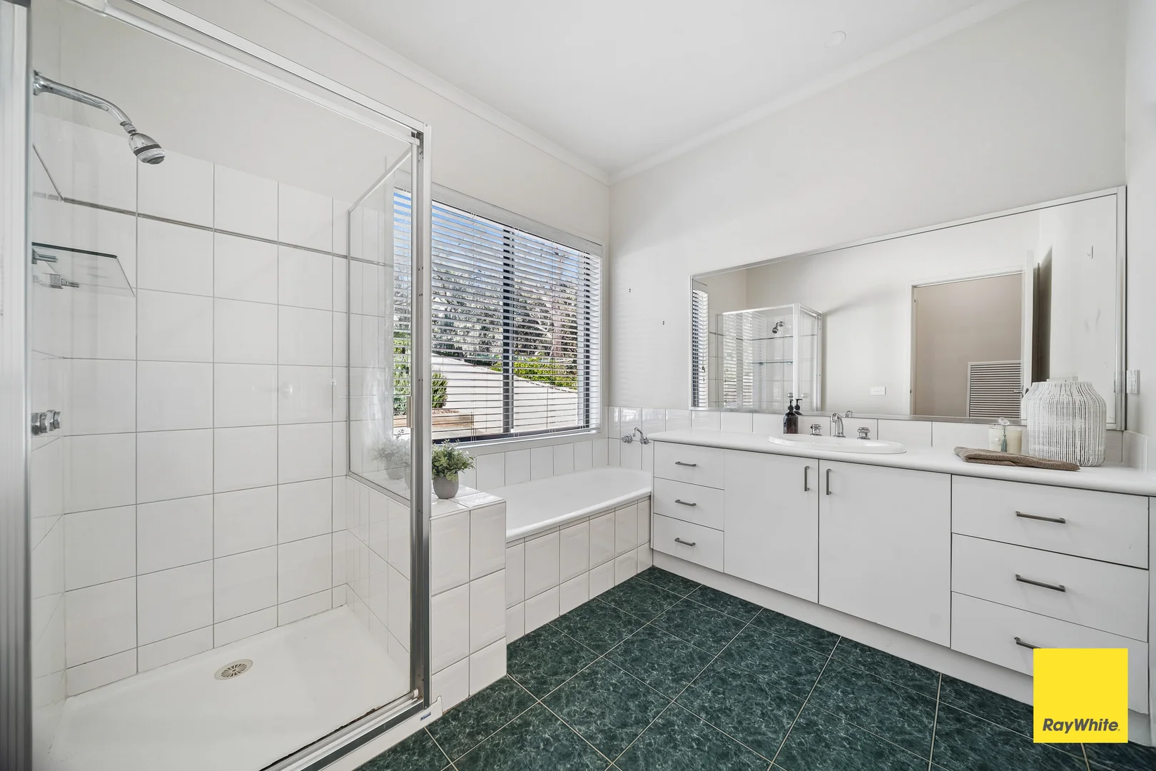 Additional image 12 of 43 Broad Parade, Spring Gully VIC 3550