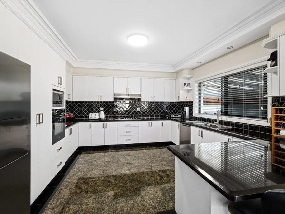 12 Fairwater Drive, Breakfast Point NSW 2137, Image 2