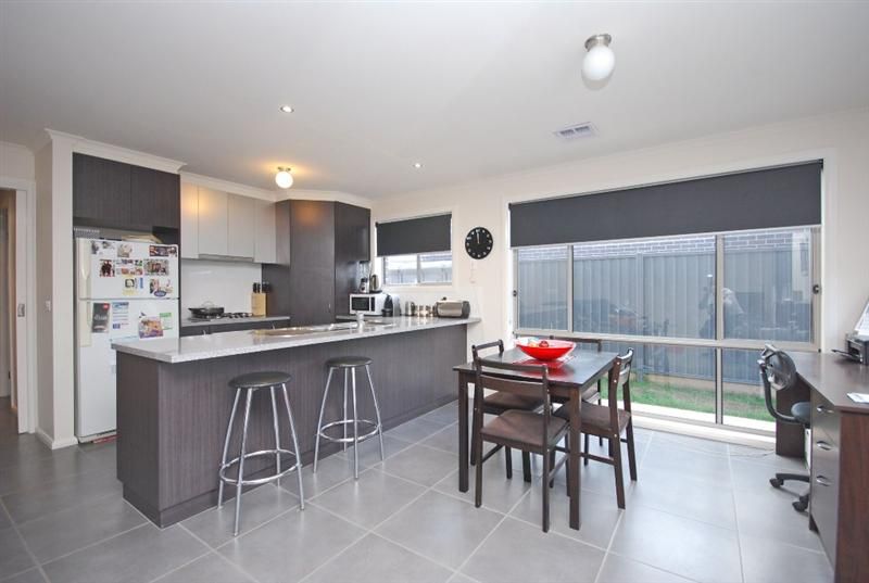 3/306A Humffray Street North, BROWN HILL VIC 3350, Image 2