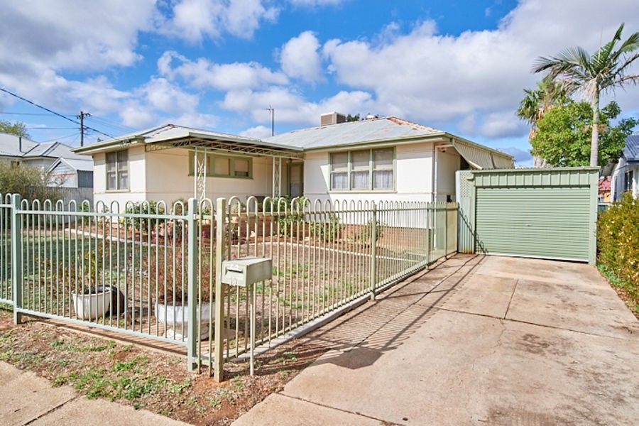 19 SPOONER AVENUE, Mount Austin NSW 2650, Image 1