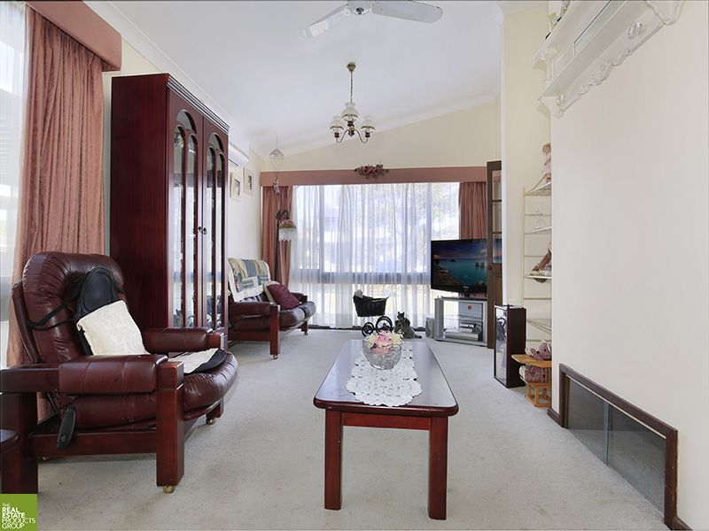 57 Captain Cook Drive, Barrack Heights NSW 2528, Image 2