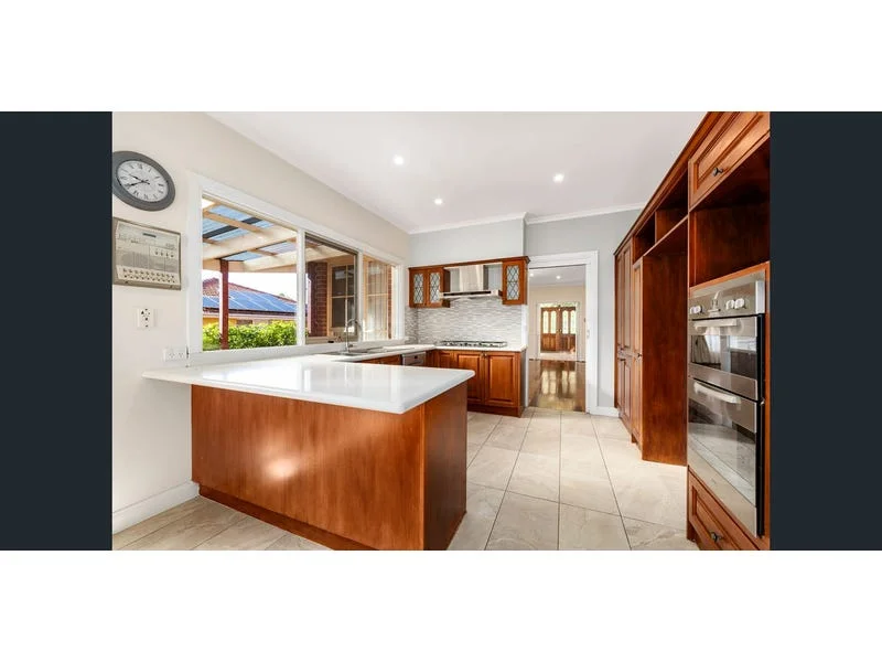 Additional image 5 of 38 Bartram Rise, Viewbank VIC 3084