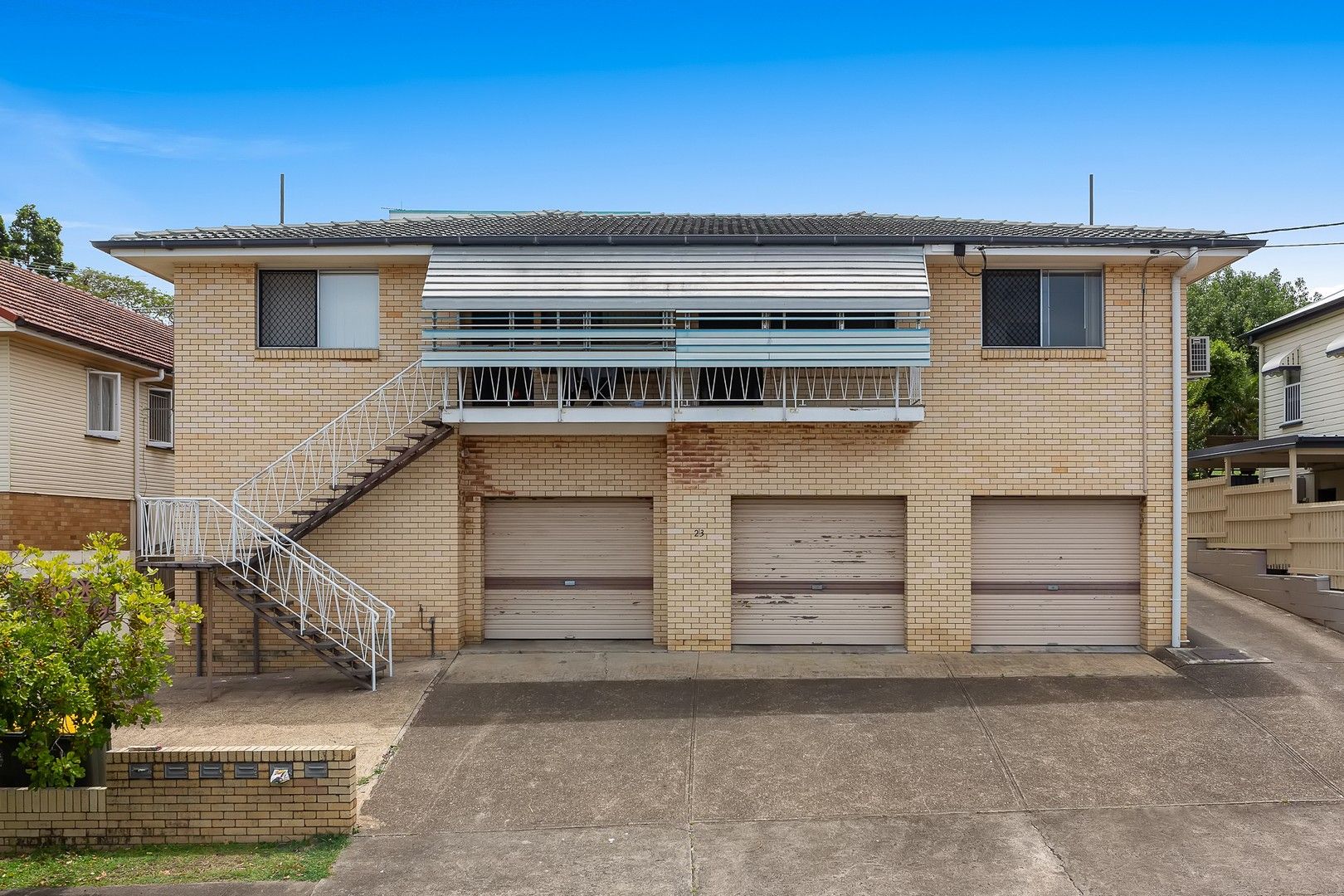 2 bedrooms Apartment / Unit / Flat in 2/23 Baragoola Street COORPAROO QLD, 4151