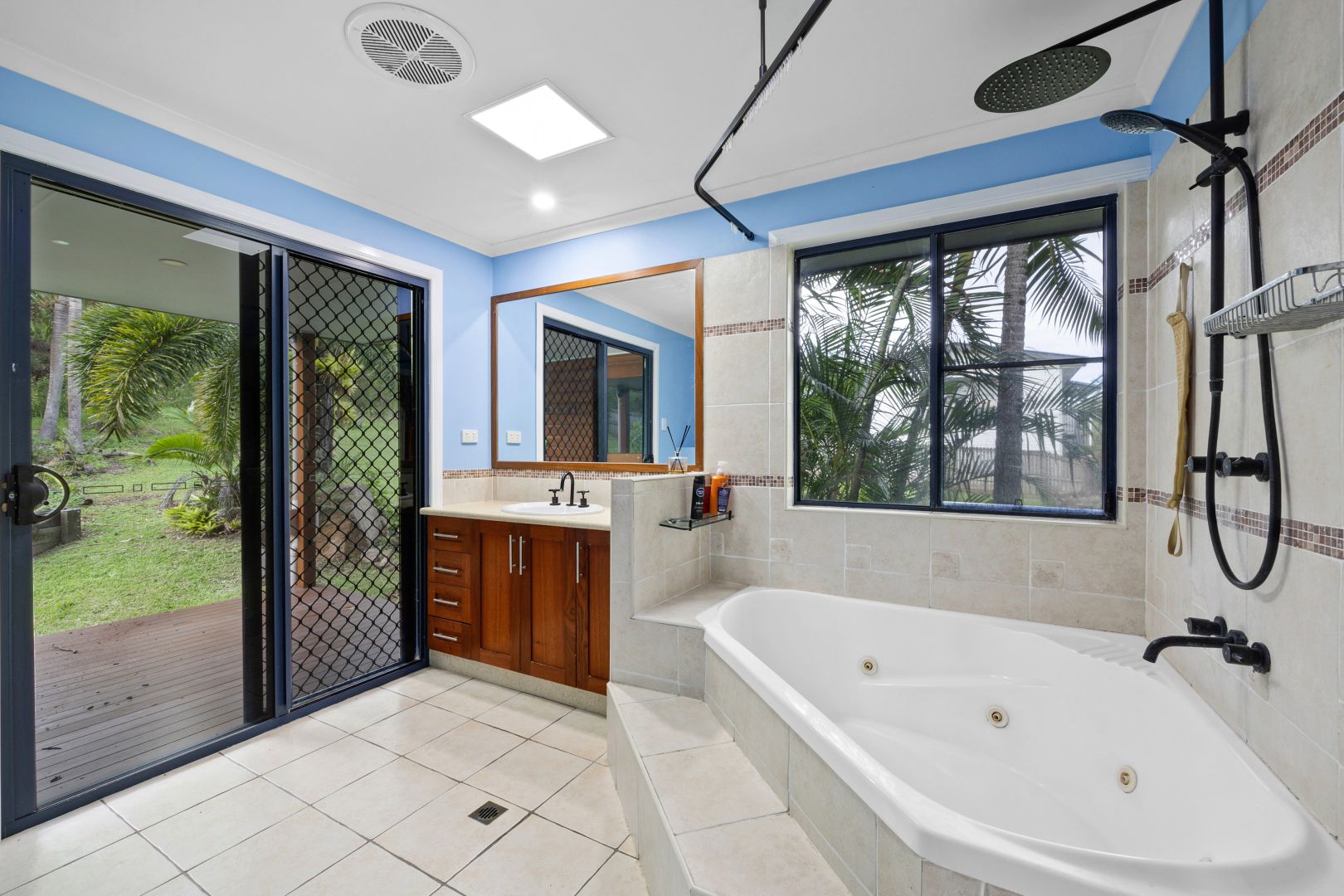 124 Haliday Bay Road, Haliday Bay QLD 4740, Image 2