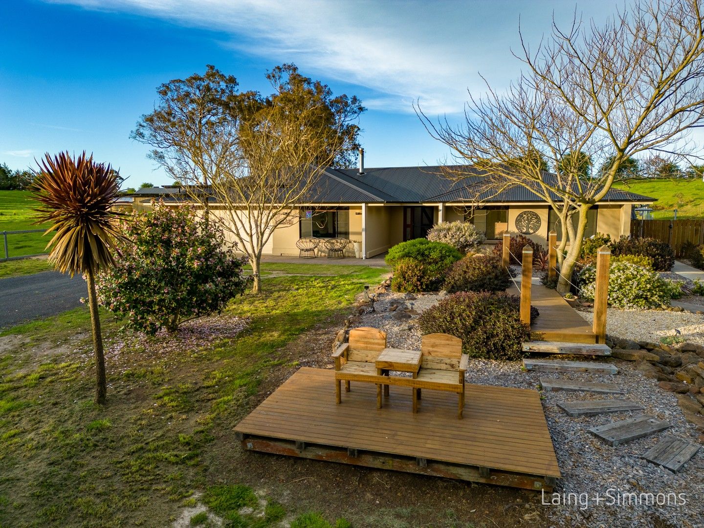 5 bedrooms House in 104 Lynland Drive ARMIDALE NSW, 2350