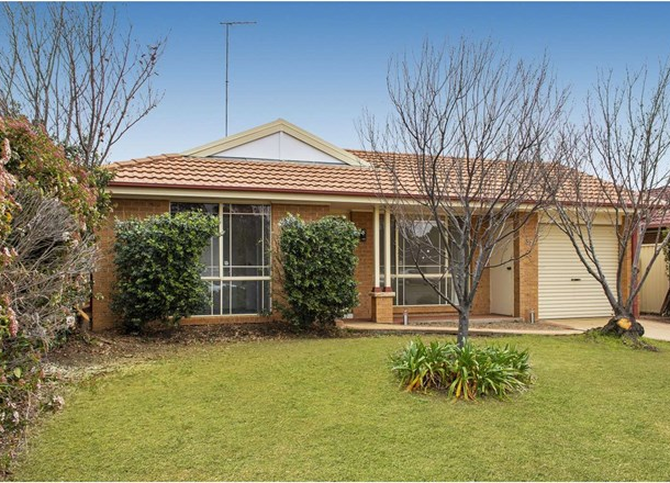 37 Robson Crescent, St Helens Park NSW 2560