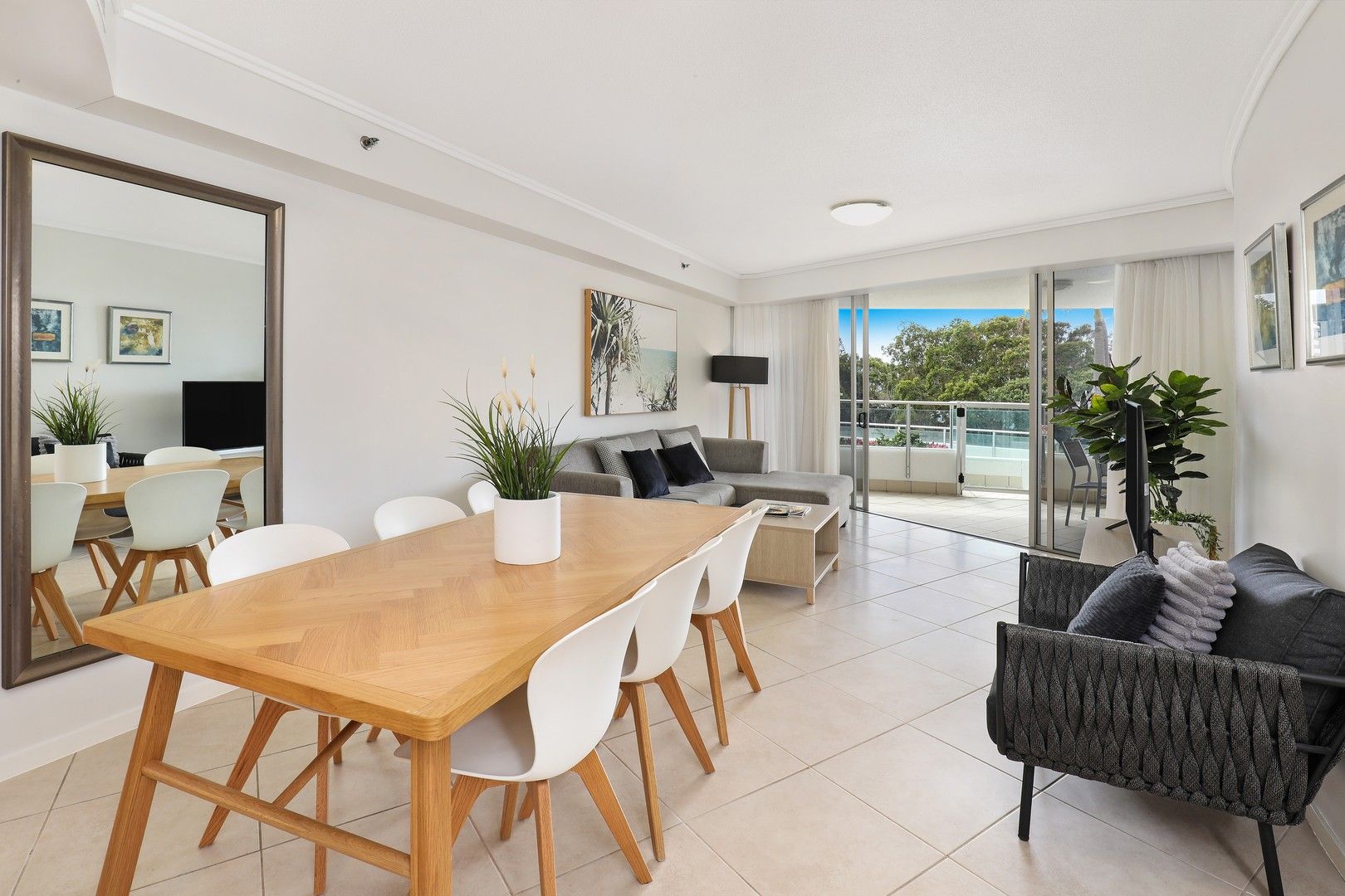 2 bedrooms Apartment / Unit / Flat in 206/14-20 Aerodrome Road MAROOCHYDORE QLD, 4558