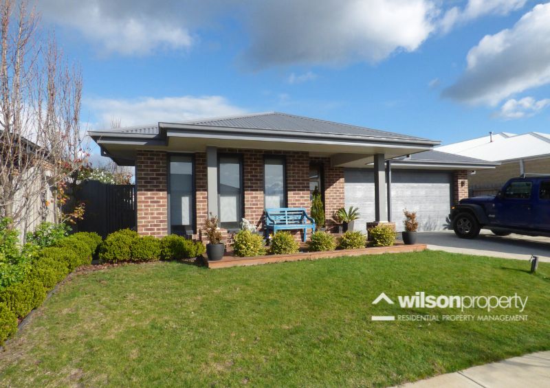 4 bedrooms House in 6 Stanford Drive TRARALGON VIC, 3844
