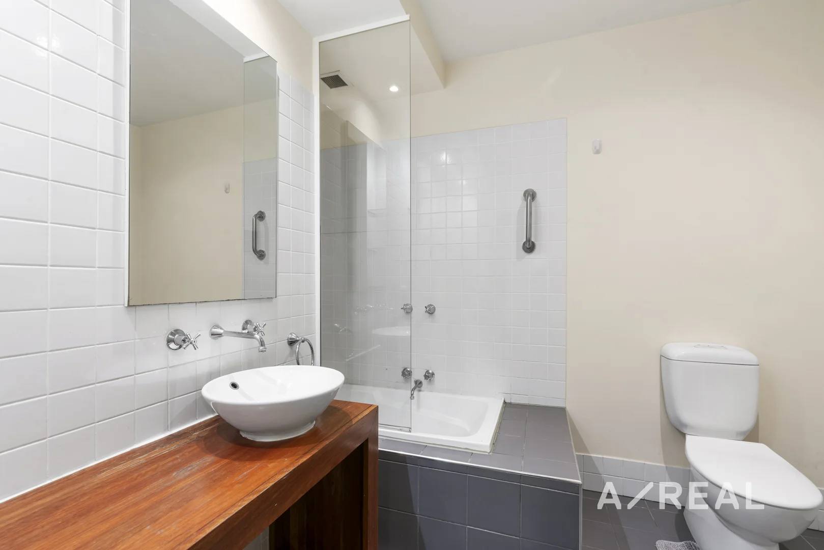 Additional image 3 of 302/166 Wellington Parade S, East Melbourne VIC 3002