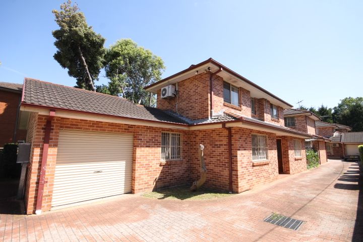 3 bedrooms Townhouse in 1/8 Lincoln Street CAMPSIE NSW, 2194