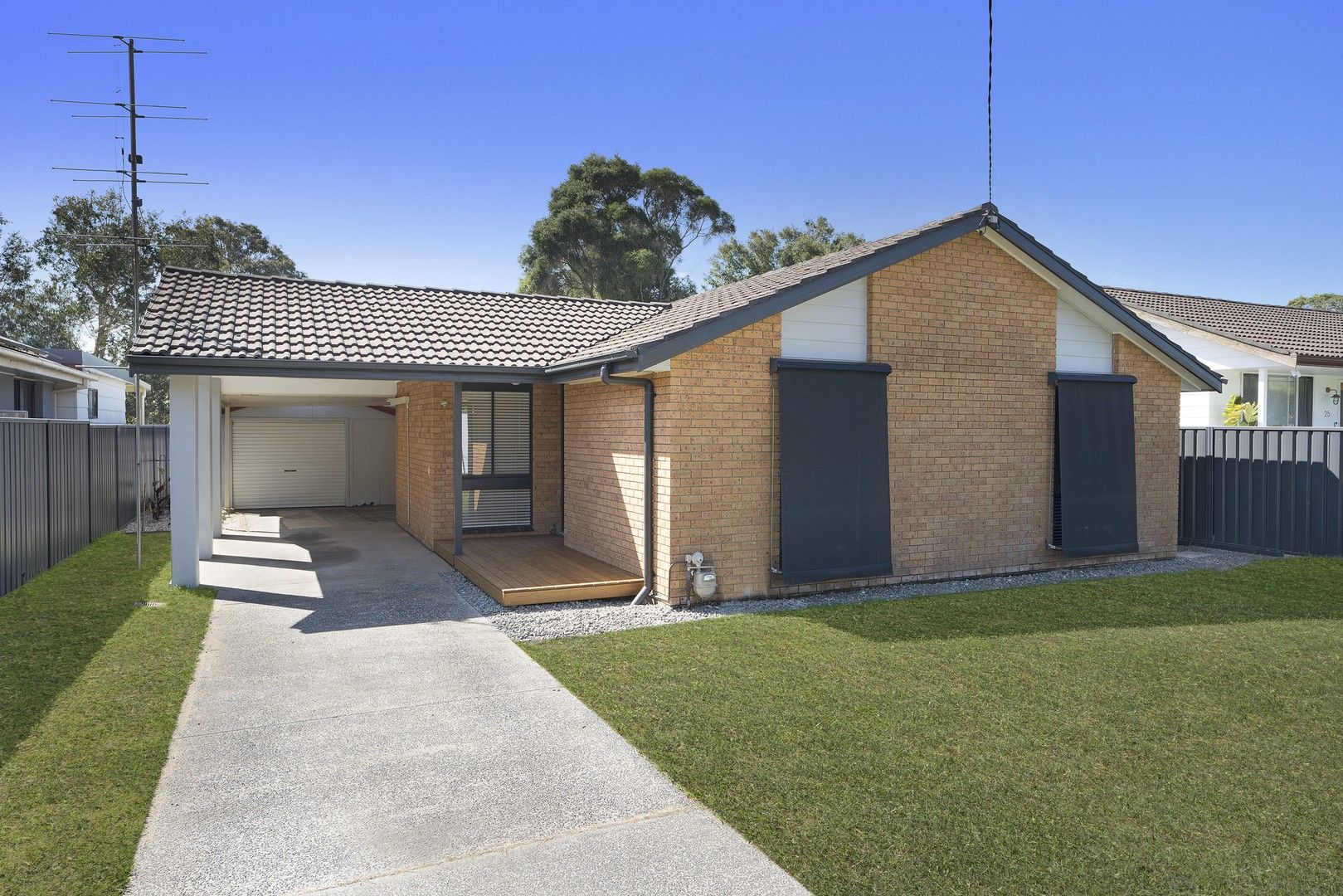 27 Emerald Place, Berkeley Vale NSW 2261, Image 0