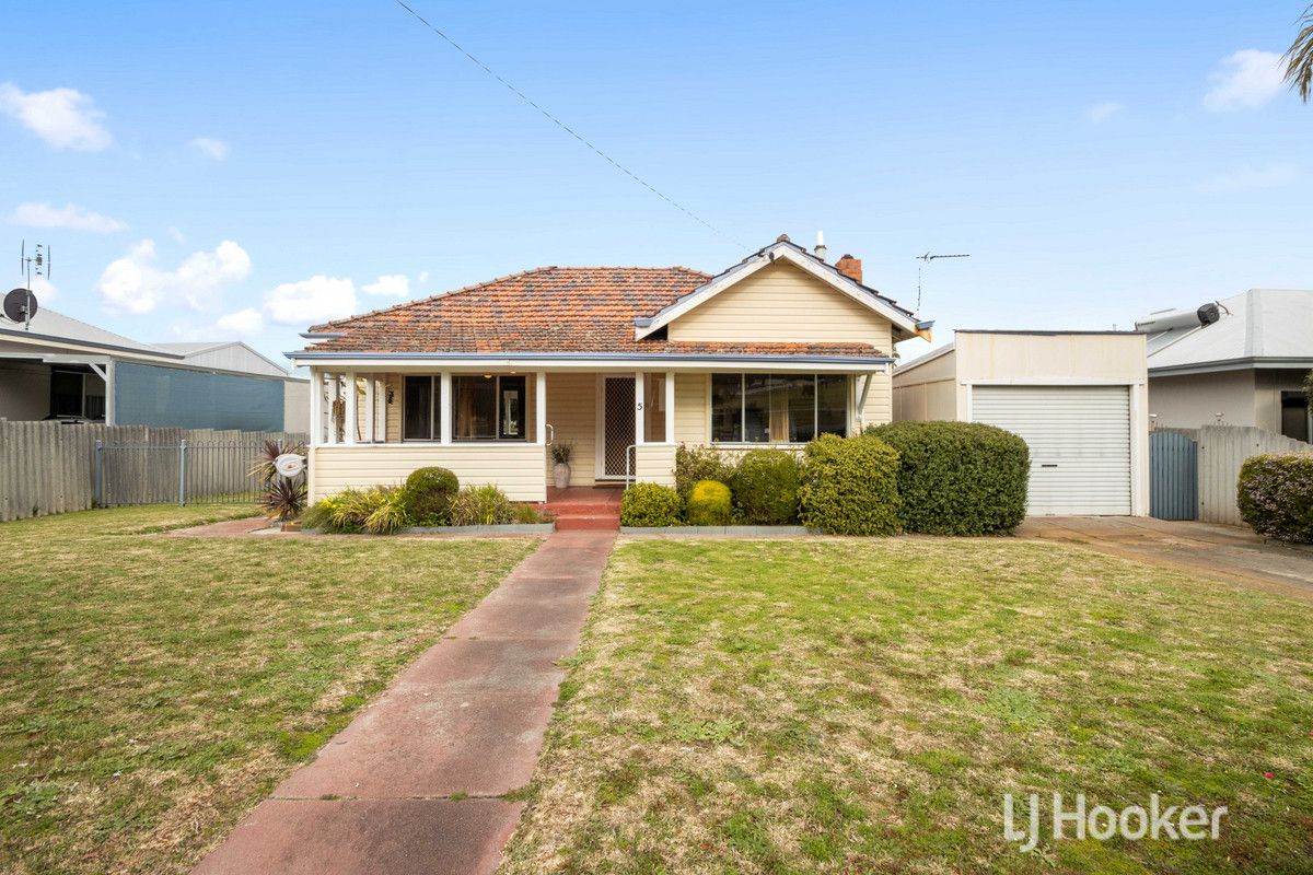 2 bedrooms House in 5 Crampton Street COLLIE WA, 6225