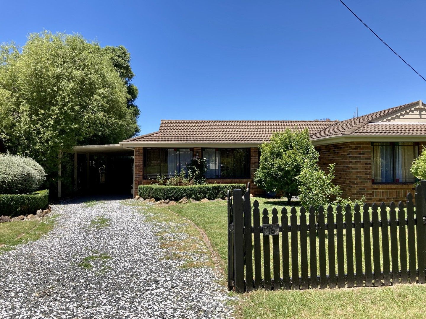 4 bedrooms House in 16 Australia Avenue NEW BERRIMA NSW, 2577