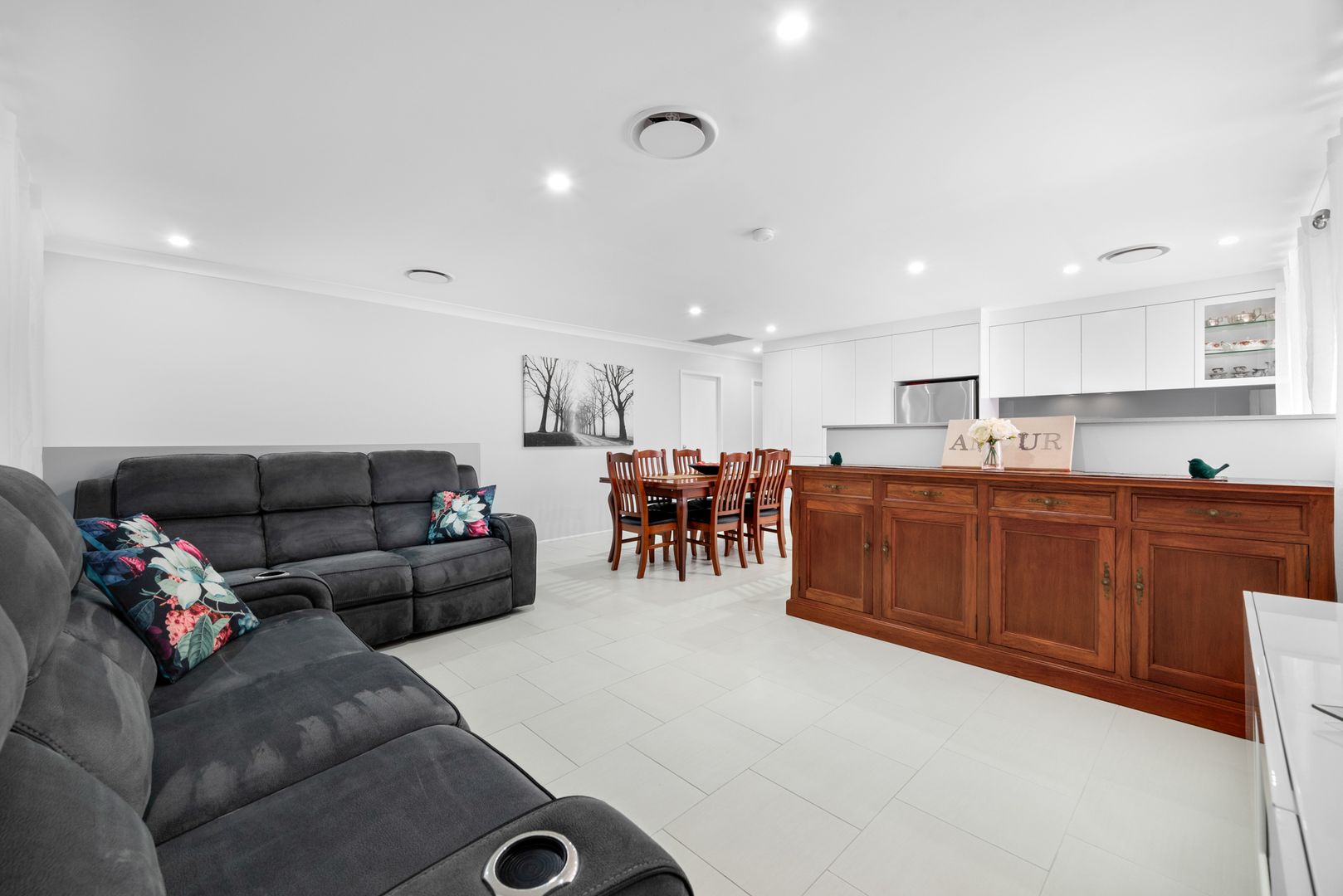 12 Kenny Close, St Helens Park NSW 2560, Image 2