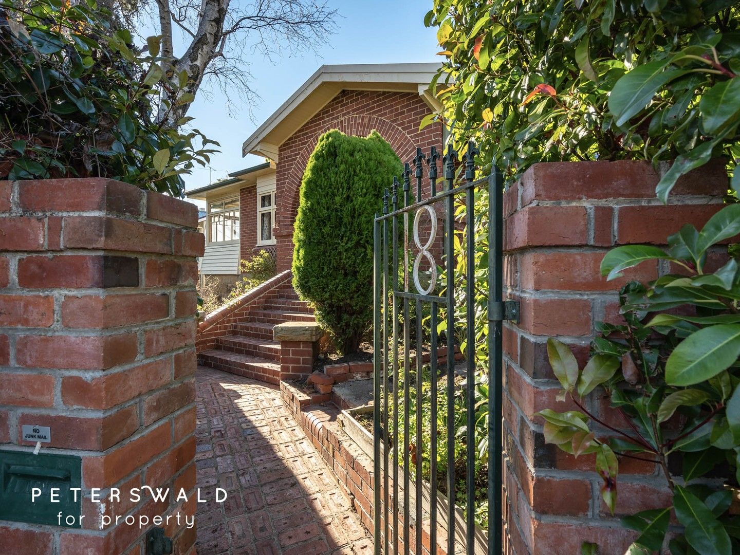 3 bedrooms House in 18 Toorak Avenue MOUNT STUART TAS, 7000